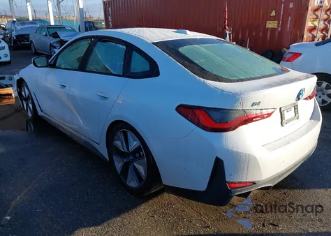 2022 BMW I4 Edrive40 z USA, uszkodzony, nr VIN WBY73AW08NFM93593